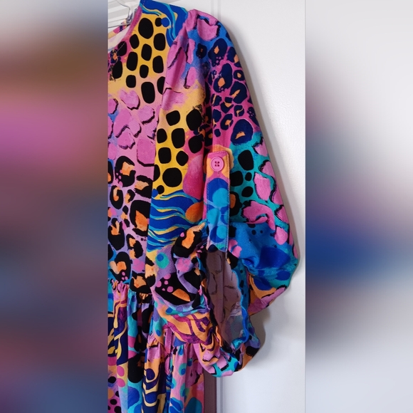 Proud Poppy Dress w/ Pockets & Adjustable Sleeve - Picture 3 of 14